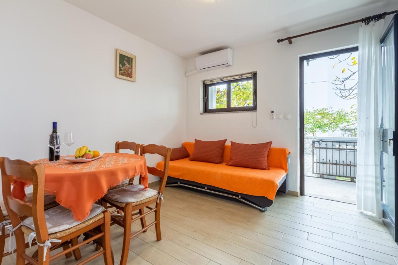 Apartments Sucur With Terrace Baška Exterior foto